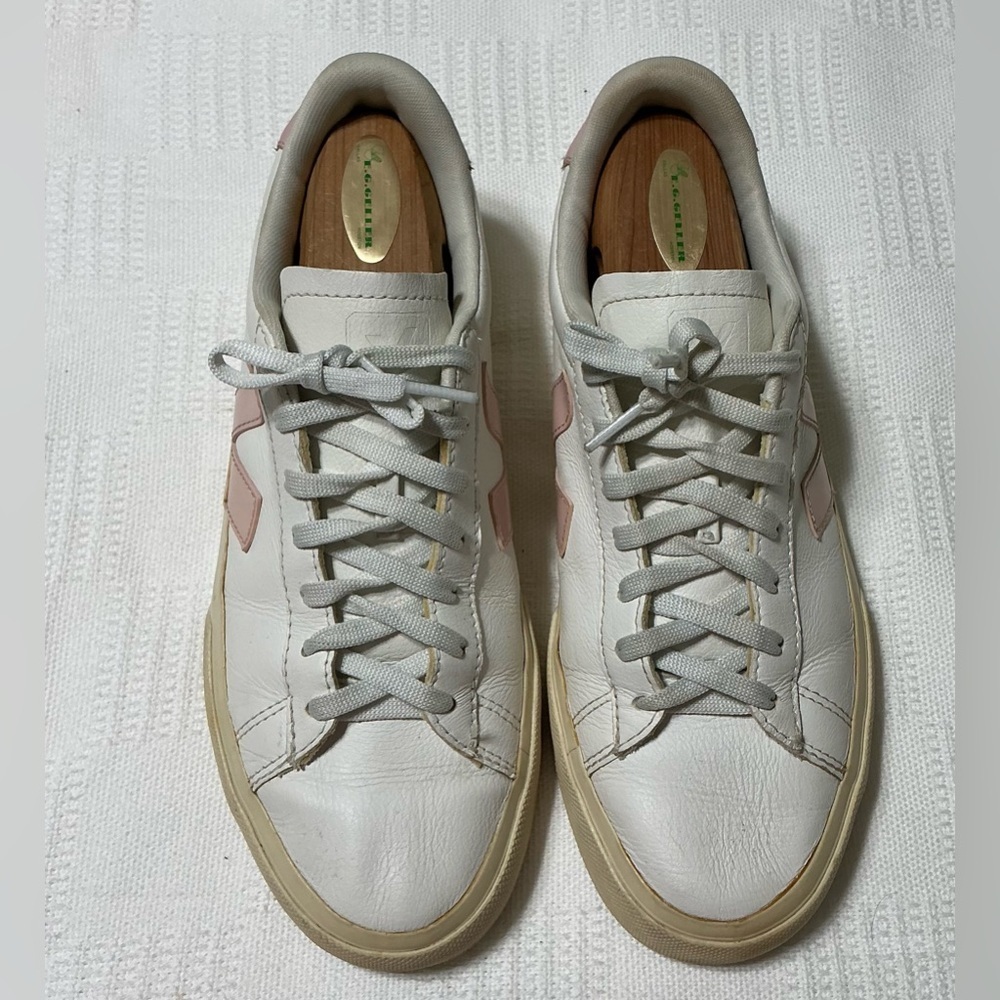 Veja Campo Leather Sneakers for Women, size 9 - Picture 2 of 13